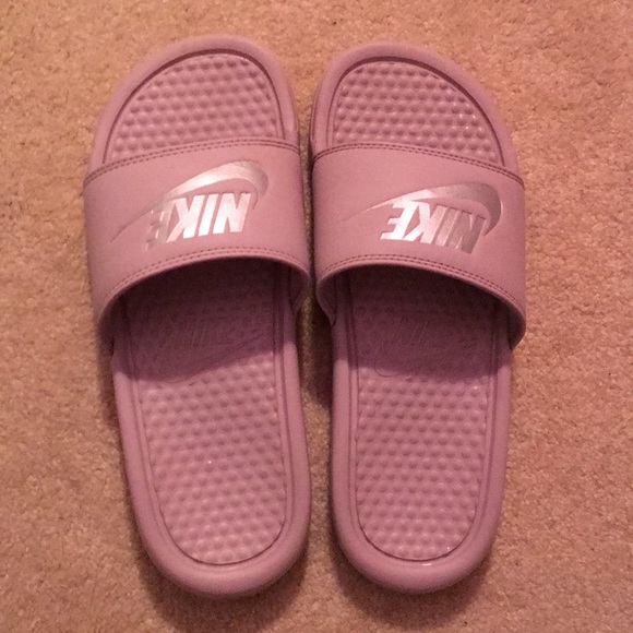 light pink nike slides